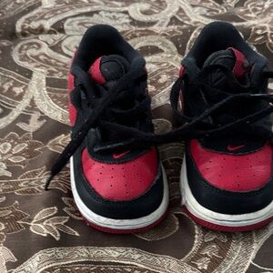 Nike Air Force 1 BRED.. 2016 released .Kids Black and Red Sneakers